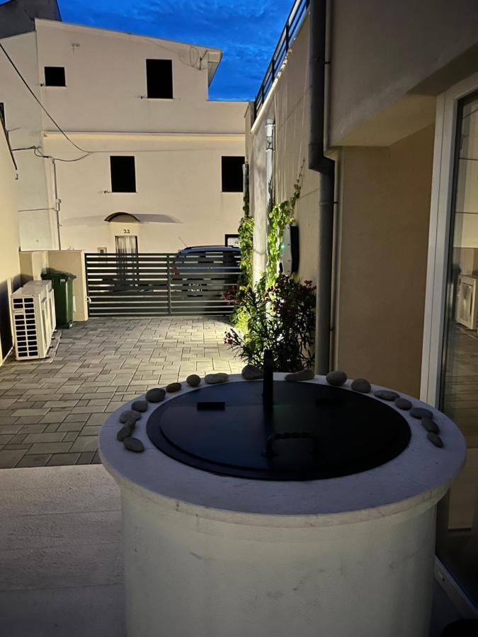 Apartman Festini Pag Pag Town Exterior foto